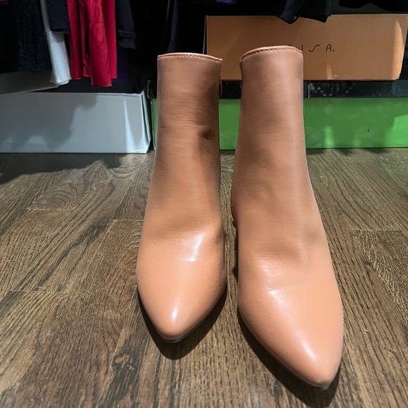 Lulus booties . New without box . 7.5 size . Cream -nude color . - Picture 2 of 5